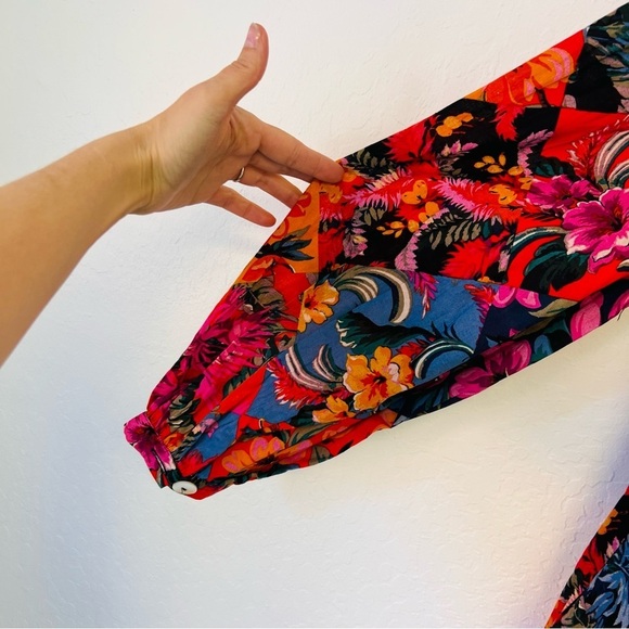 Olivaceous Flower Gorgeous Romper Small - Picture 7 of 9